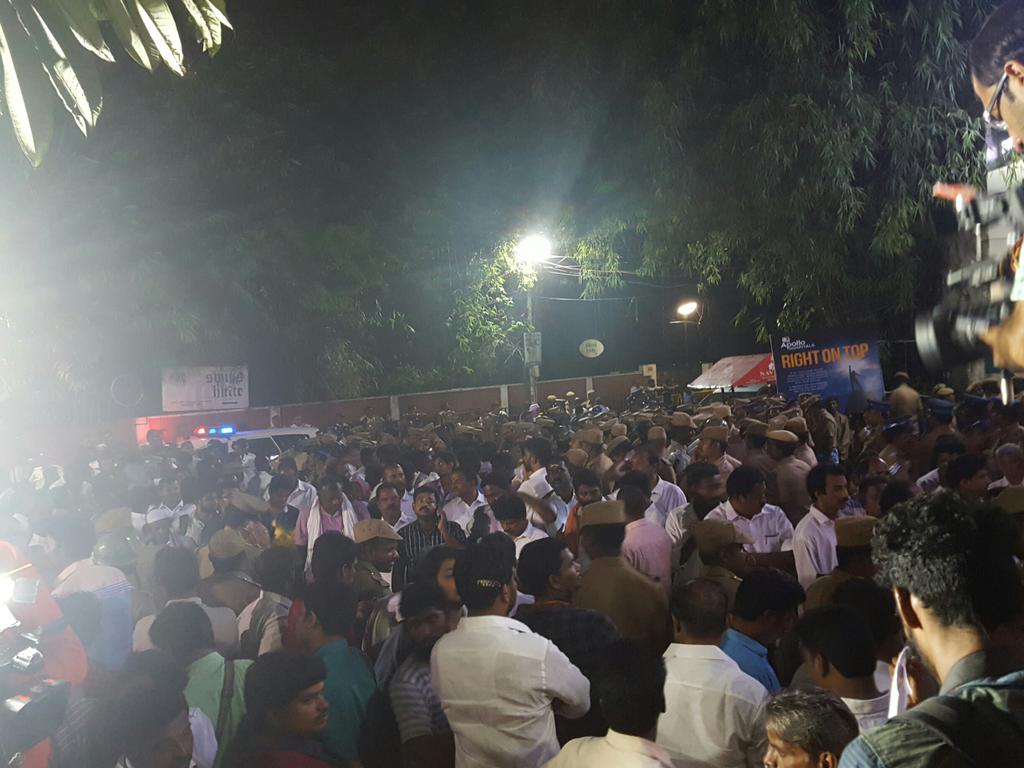 Crowd waiting outside Apollo hospitals Chennai to verify news about Jayalalithaa's death
